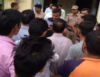 उत्तराखंडः धूमधाम से बेटे की शादी करने आ रहा था परिवार, अचानक एक हादसे ने छीन ली खुशियां 4 Hello Uttarakhand News »