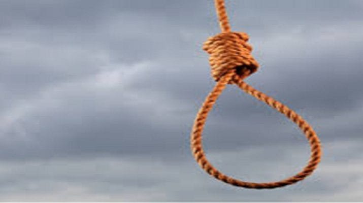 30 वर्ष के अविवाहित व्यक्ति ने पंखे से लटककर किया सुसाइड, वर्तमान में बेरोजगार चल रहा था युवक 1 Hello Uttarakhand News »