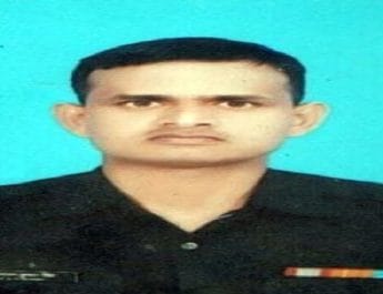 पाक ने फिर किया सीजफायर का उलंघन, जवाबी कार्यवाही में सेना का एक जवान शहीद, चार स्थानीय लोग घायल 3 Hello Uttarakhand News »