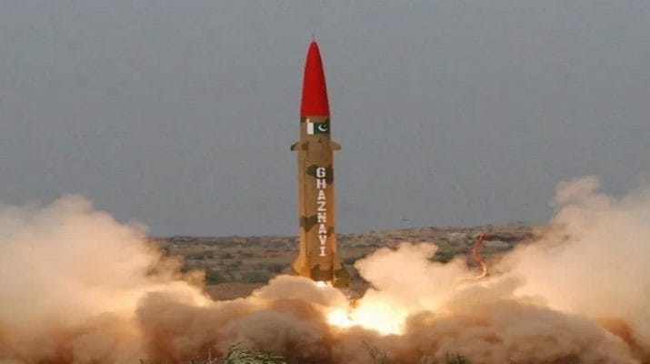 भारत से तनाव के बीच पकिस्तान ने किया बैलिस्टिक मिसाइल 'गजनवी' का परीक्षण 1 भारत से तनाव के बीच पकिस्तान ने किया बैलिस्टिक मिसाइल 'गजनवी' का परीक्षण 1 Hello Uttarakhand News »