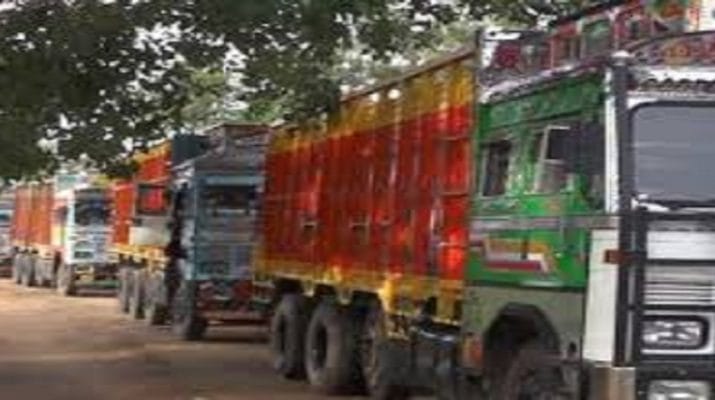 देहरादून: बिना लाइसेंस के चला रहे तीन एलपी ट्रक सीज 1 Hello Uttarakhand News »