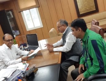 अल्पसंख्यक विभाग से अधिकारी गायब, मुख्य सचिव से मिला मोर्चा 3 Hello Uttarakhand News »