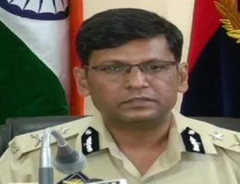 जम्मू कश्मीर में कई बड़ी वारदातों को अंजाम देने वाले तीन आतंकी गिरफ्तार 3 Hello Uttarakhand News »