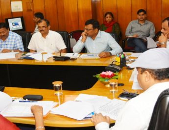 वन भूमि हस्तांतरण लम्बित प्रकरण मामलों पर सीएम ने ली बैठक, दिए विभिन्न निर्देश 3 Hello Uttarakhand News »