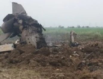 एयरफोर्स का फाइटर जैट क्रैश होकर जमीन में जा घुसा, पायलेट्स ने कूदकर बचाई जान 2 Hello Uttarakhand News »