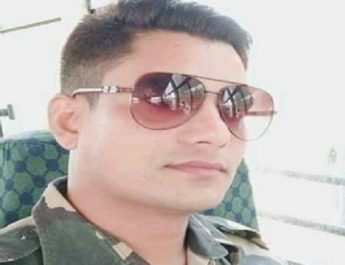 जम्मू-कश्मीर: आतंकियों से हुई मुठभेड़ में जवान शहीद, आज गाँव पहुंचेगा पार्थिव शरीर 2 Hello Uttarakhand News &raquo;