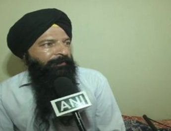 पाकिस्तान: इमरान खान की पार्टी के नेता ने मांगी भारत से शरण, परिवार सहित पहुंचे पंजाब 2 Hello Uttarakhand News »