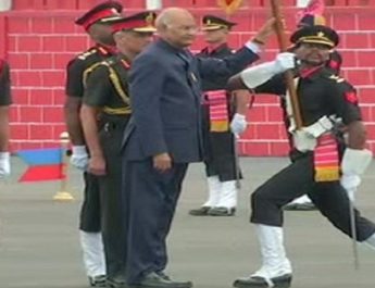 VIDEO: आर्मी एयर डिफेंस दल ‘प्रेसिडेंट्स कलर्स’ से सम्मानित, राष्ट्रपति रामनाथ कोविंद ने किया प्रदान 4 Hello Uttarakhand News »