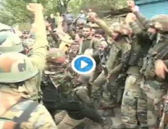 VIDEO: जम्मू-कश्मीर में सेना ने किये 4 आतंकी ढेर, जवानों ने यूं मनाया जश्न, देखिए वीडियो... 4 Hello Uttarakhand News »