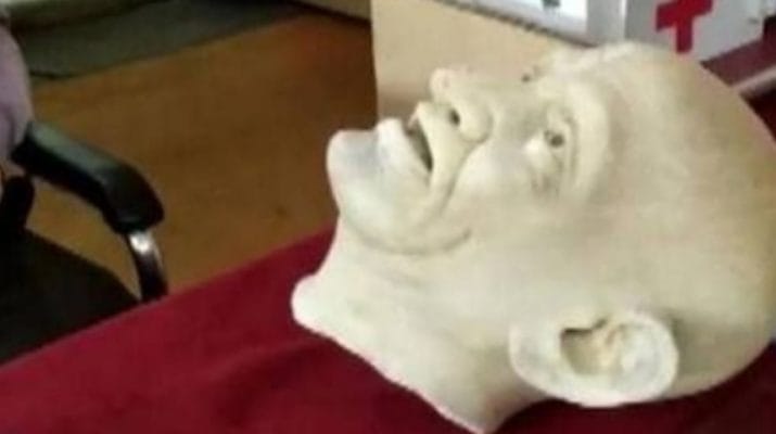 यूपी: अराजकतत्वों ने बापू की प्रतिमा तोड़ी, विरोध में सड़कों पर उतरे सपा-कांग्रेस नेता 1 Hello Uttarakhand News »