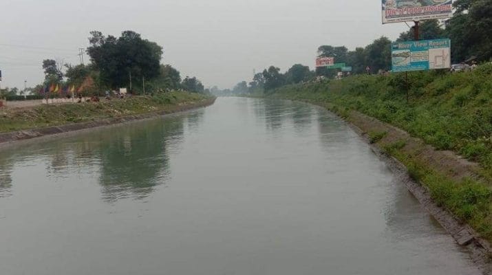 उत्तराखंड: नदी में गिरी कार, नहीं मिल रहा कोई सुराग, रेस्क्यू जारी 1 Hello Uttarakhand News »