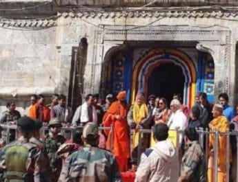 केदारनाथ पहुँचे सेना प्रमुख जनरल बिपिन रावत , बाबा केदार के किए दर्शन 3 Hello Uttarakhand News »