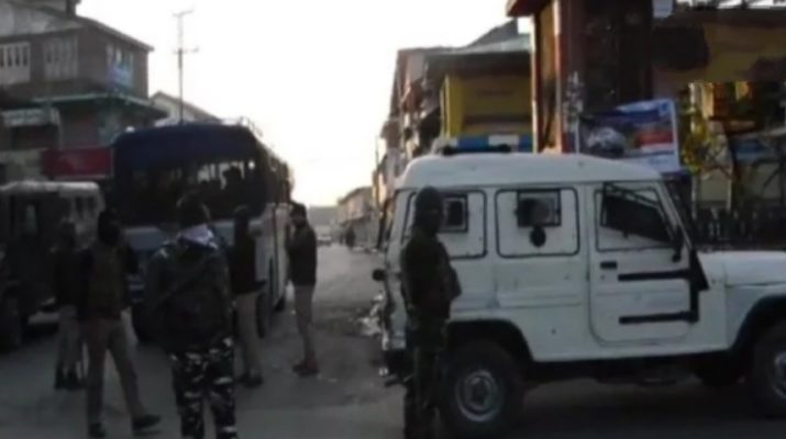 जम्मू कश्मीर में आतंकियों ने लोगों को डराने के लिए लगाए पोस्टर 1 Hello Uttarakhand News »