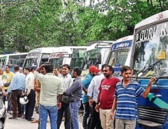 उत्तराखंड में भारी जुर्माने के विरोध में निजी वाहनो की हड़ताल से आमजन की फ़ज़ीहत 3 Hello Uttarakhand News »