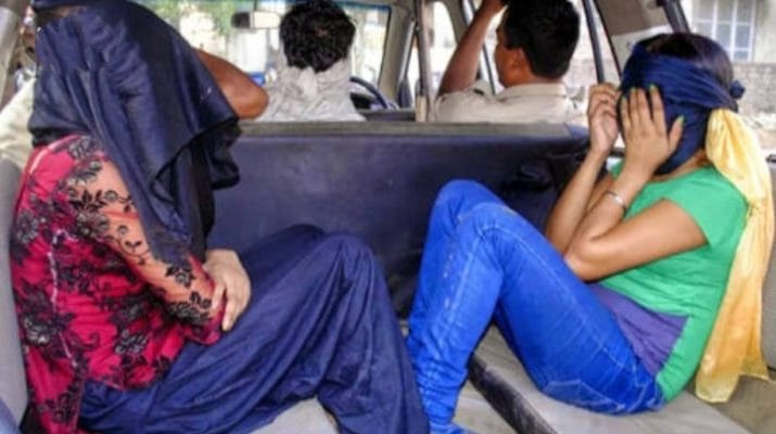 स्पा की आड़ में हाई फाई सिस्टम से चल रहा था सेक्स रैकेट, बटन से खुलता था तहखाना 1 Hello Uttarakhand News »