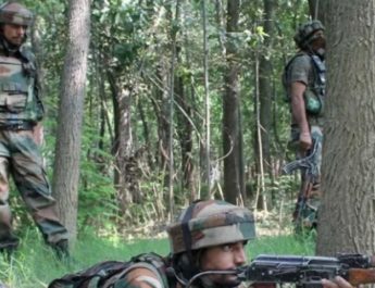 जम्मू-कश्मीरः सुरक्षाबलों और आतंकवादियों के बीच मुठभेड़ जारी 3 Hello Uttarakhand News »