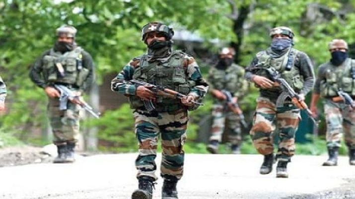 जम्मू कश्मीर: सुरक्षाबलों ने तीनों आतंकवादी मार गिराए, एक जवान शहीद, दो घायल 1 Hello Uttarakhand News »