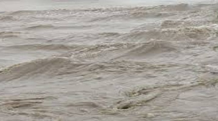 उफान में नदियां, बारिश में बही कार, युवक को रेस्क्यू कर बचाया 1 उफान में नदियां, बारिश में बही कार, युवक को रेस्क्यू कर बचाया 1 Hello Uttarakhand News »