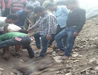 उत्तराखंडः मलबे में दबने से मजदूर की मौत, दो घायल 4 Hello Uttarakhand News »