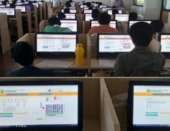 उत्तराखंड: ऑनलाइन परीक्षा में बिना हाथ लगाए कंप्यूटर खुद कर रहा था सवाल हल, आयोजक और पुलिस हैरान 3 Hello Uttarakhand News »