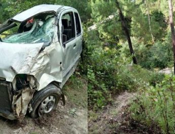उत्तराखंड: नामकरण के लिए जा रहा वाहन खाई में गिरा, दो लोगों की मौत, तीन की हालत गंभीर 4 Hello Uttarakhand News »