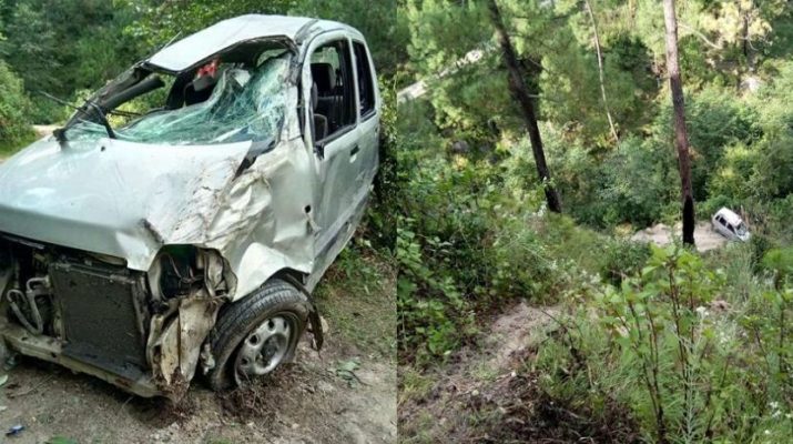 उत्तराखंड: नामकरण के लिए जा रहा वाहन खाई में गिरा, दो लोगों की मौत, तीन की हालत गंभीर 1 Hello Uttarakhand News »
