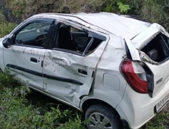 मसूरी,दर्दनाक हादसा: खाई में गिरी कार, चार लोग घायल 2 Hello Uttarakhand News »