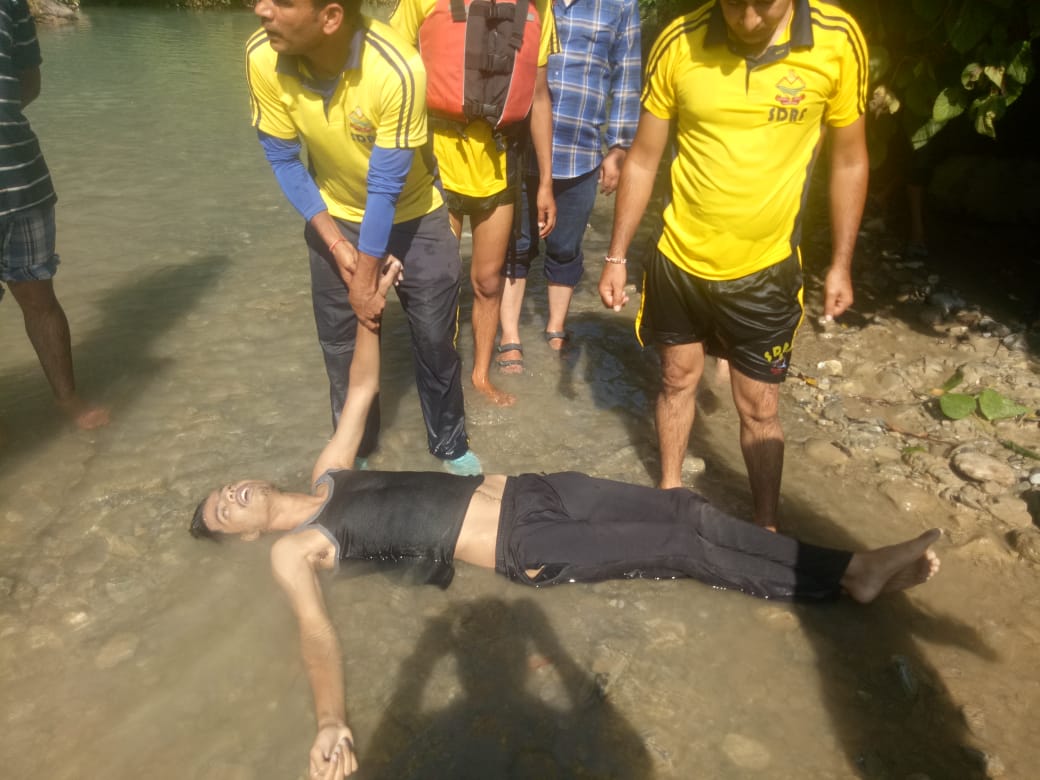देहरादून: दशहरे की छुट्टी के दिन घर में आया मौत का संदेश 2 देहरादून: दशहरे की छुट्टी के दिन घर में आया मौत का संदेश 2 Hello Uttarakhand News »