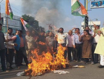 उत्तराखंड कांग्रेस ने बताया- खट्टर की सोनिया गाँधी पर टिप्पणी विक्षिप्त मानसिकता का परिचायक, फूंका पुतला 4 Hello Uttarakhand News »