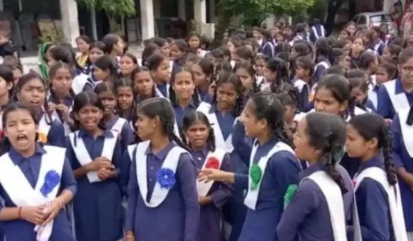 हल्द्वानी में छात्राओं ने एसडीएम कोर्ट का घेराव कर किया प्रदर्शन 1 हल्द्वानी में छात्राओं ने एसडीएम कोर्ट का घेराव कर किया प्रदर्शन 1 Hello Uttarakhand News »