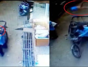 रास्ते से गुजर रहे रिक्शे में आ गिरा 3 साल का मासूम, 4 Hello Uttarakhand News »