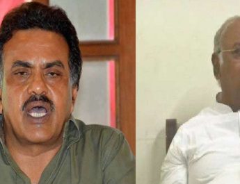 राफेल की शस्त्र पूजा को मल्लिकार्जुन खड़गे ने बताया तमाशा, संजय निरुपम ने कहा नास्तिक 4 Hello Uttarakhand News »