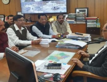 आयुष कॉलेजों की फीस बढ़ोतरी को लेकर मुख्य सचिव से मिला कांग्रेस प्रतिनिधिमंडल, की यह मांग.. 4 Hello Uttarakhand News »