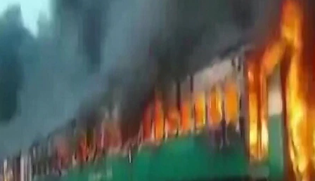 पकिस्तान में हुआ भयानक रेलवे हादसा, 65 लोगों की मौत 1 पकिस्तान में हुआ भयानक रेलवे हादसा, 65 लोगों की मौत 1 Hello Uttarakhand News »