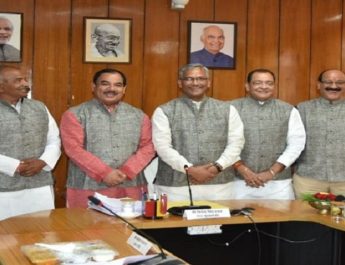 उत्तराखंड: कंडाली के कपड़े पहनकर कैबिनेट बैठक में पहुंचे मुख्यमंत्री और मंत्री 2 Hello Uttarakhand News »