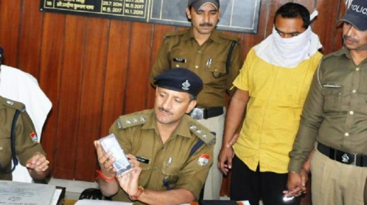 देहरादून: बुजुर्गो से ठगी करने वाला शातिर गिरफ्तार, फिल्मी अंदाज में करता था ठगी 1 Hello Uttarakhand News »