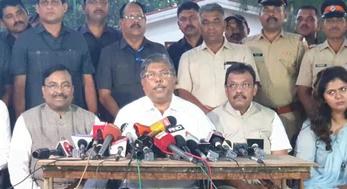 महाराष्ट्र में सरकार बनाने से पीछे हटी बीजेपी, बोली- अकेले नहीं बना सकते सरकार 1 Hello Uttarakhand News »