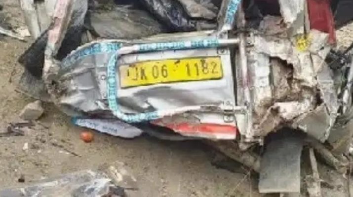 दर्दनाक हादसा: खाई में गिरा वाहन 16 लोगों की मौत, कई घायल 1 Hello Uttarakhand News »