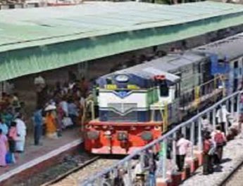 यात्रियों को अब प्लेटफार्म पर नहीं करना होगा ट्रेन का इंतजार, शुरु होगी ये खास सेवा 3 Hello Uttarakhand News »