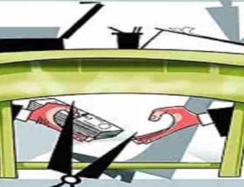 आरटीओ ऑफिस में विजिलेंस ने मारा छापा, बाबू की कुर्सी पर बैठकर रिश्वत लेते दलाल पकड़ा जानिए पूरी खबर 4 Hello Uttarakhand News »