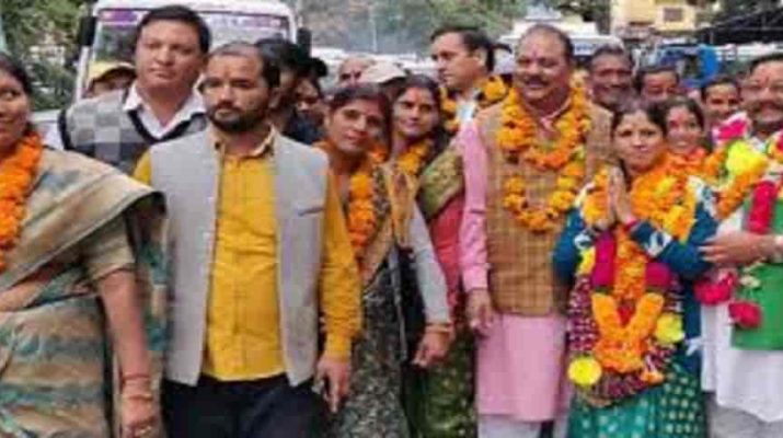 पिथौरागढ़ उपचुनाव: भाजपा प्रत्याशी चंद्रा पंत की जीत, कांग्रेस की अंजू लूंठी को 3600 मतों से हराया 1 Hello Uttarakhand News »