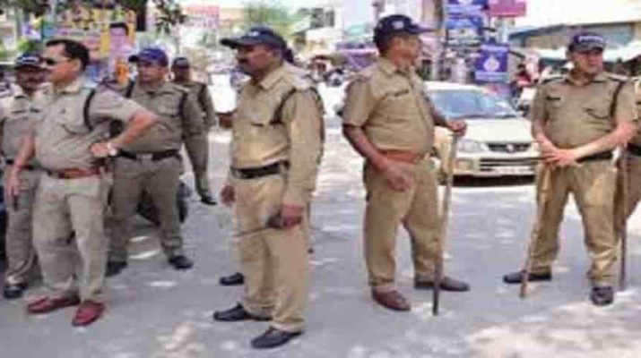 अयोध्या फैसले के बाद देहरादून के चप्पे-चप्पे पर पुलिस तैनात 1 अयोध्या फैसले के बाद देहरादून के चप्पे-चप्पे पर पुलिस तैनात 1 Hello Uttarakhand News »