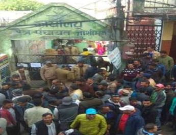 उत्तराखंड पंचायत चुनाव: क्षेत्र पंचायत प्रमुखों के 62 पदों के लिए मतदान, 148 प्रत्याशियों के बीच महामुकाबला 3 Hello Uttarakhand News »