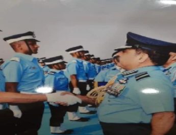 उत्तराखंड: पौड़ी के अभिषेक ने बढ़ाया देवभूमि का मान, हासिल की शीर्ष रैंक, बने फ्लाइंग ऑफिसर 4 Hello Uttarakhand News »