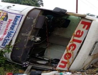 उत्तराखंड: घूमने आए स्कूली बच्चों की बस दुर्घटनाग्रस्त, नौ बच्चे और एक टीचर घायल 3 Hello Uttarakhand News »