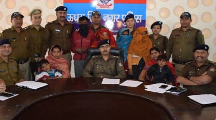 उत्तराखंड: पैंसे के लालच में बेचे मासूम, दो साल व दो दिन बाद बच्चे बरामद; चार गिरफ्तार 1 उत्तराखंड: पैंसे के लालच में बेचे मासूम, दो साल व दो दिन बाद बच्चे बरामद; चार गिरफ्तार 1 Hello Uttarakhand News »