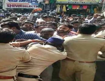 महिला डॉक्टर के साथ हुई दरिंदगी पर भड़का लोगों का गुस्सा 3 Hello Uttarakhand News »