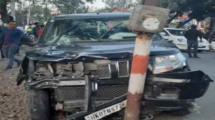 नशे में कार चला रहे वकील ने तीन वाहनों को मारी टक्कर 1 Hello Uttarakhand News »
