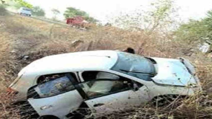 नरेंद्र नगर: अनियंत्रित होकर खाई में गिरी कार, दो लोगों की मौके पर मौत 1 Hello Uttarakhand News »