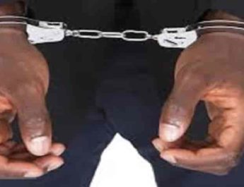 देहरादून: आर्मी क्वार्टरों में चोरी करने वाला पूर्व फौजी का बेटा गिरफ्तार, 18 मुकदमे दर्ज 3 Hello Uttarakhand News »